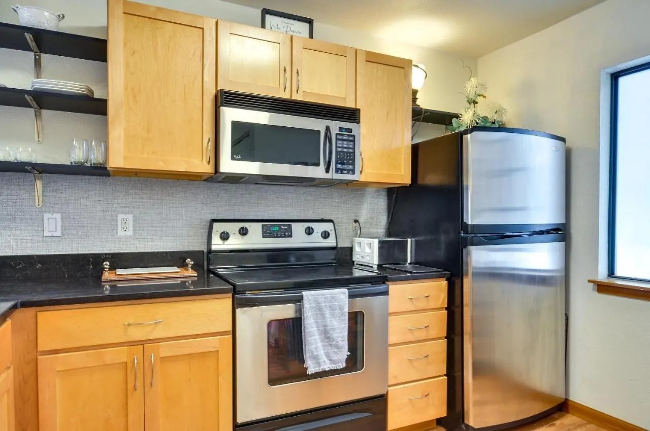 דירה Portland Condo With Hot Tub Access, Near Downtown! ארצות הברית