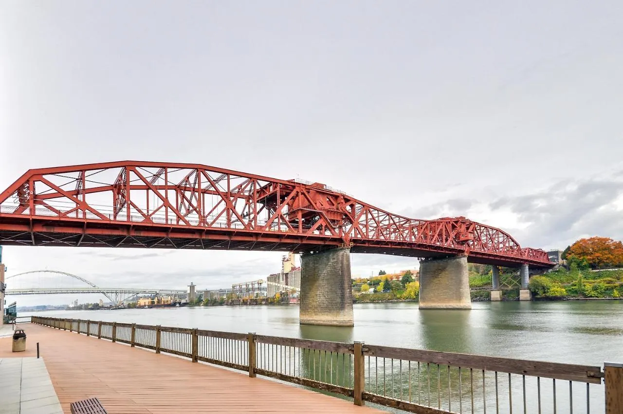 דירה Portland Condo With Hot Tub Access, Near Downtown!